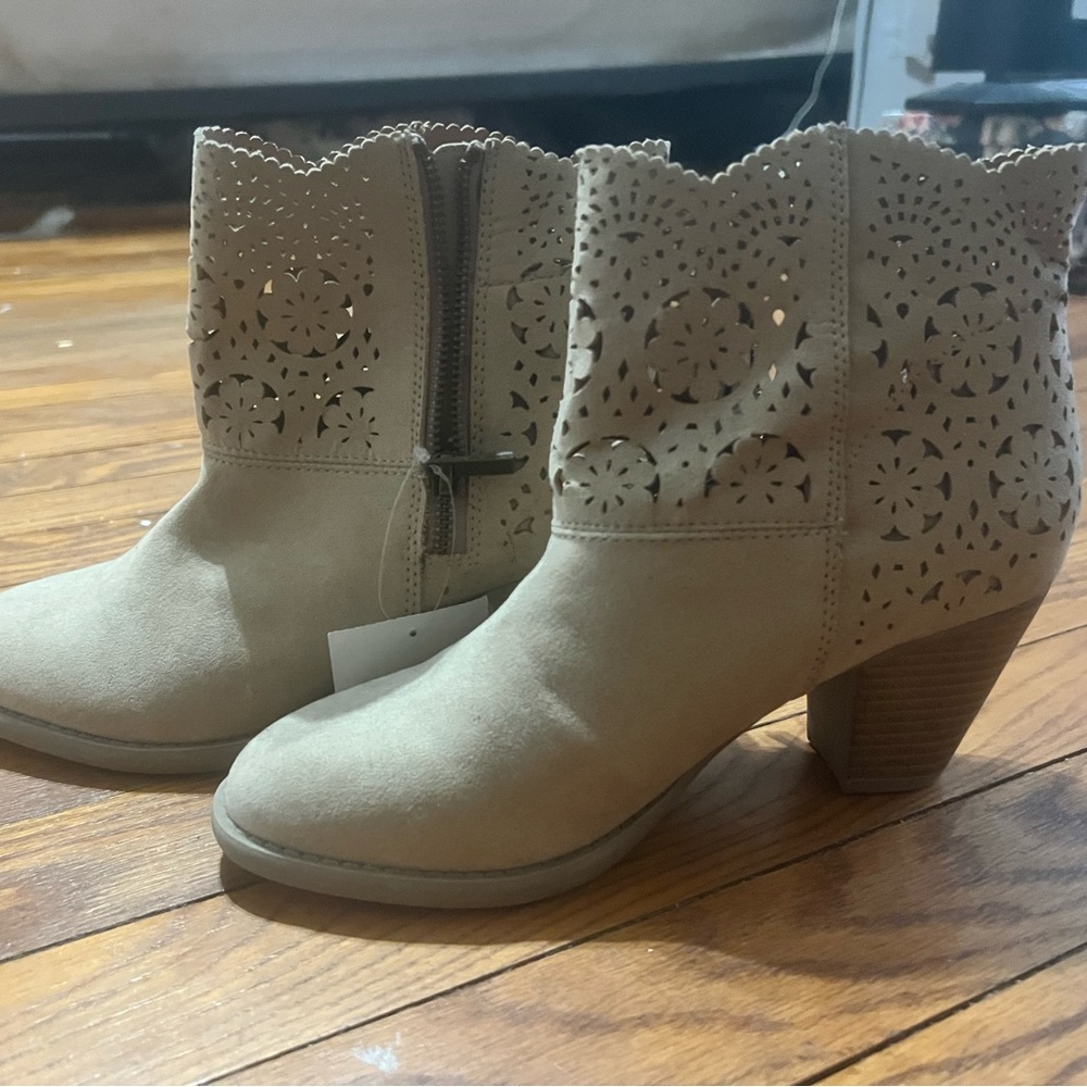 Women’s Ankle Booties